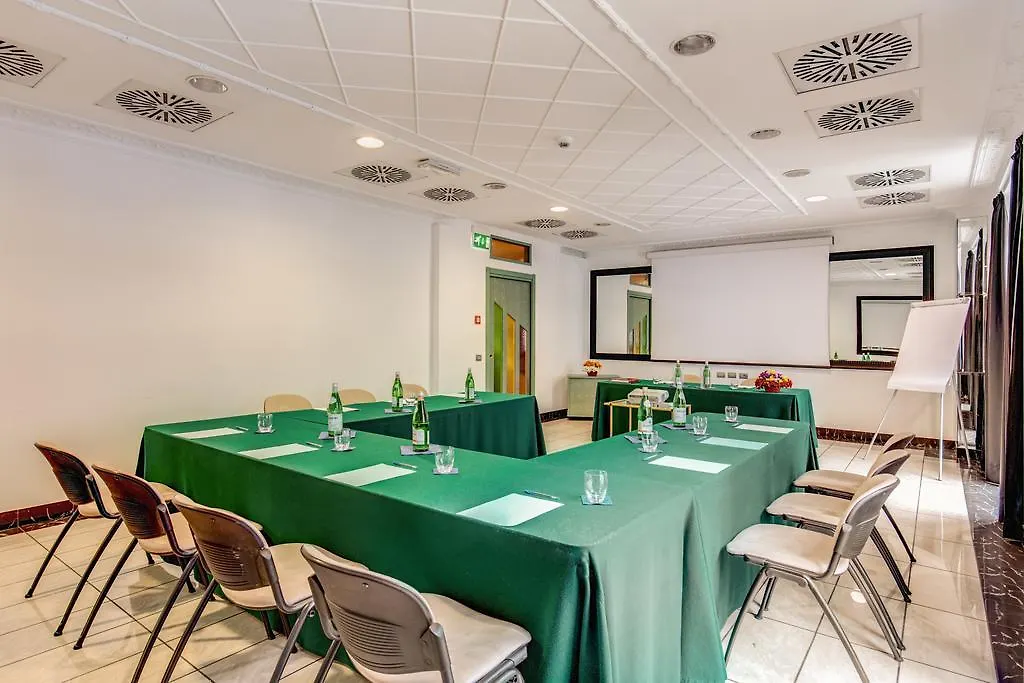 Ih Hotels Milano Puccini 4*,