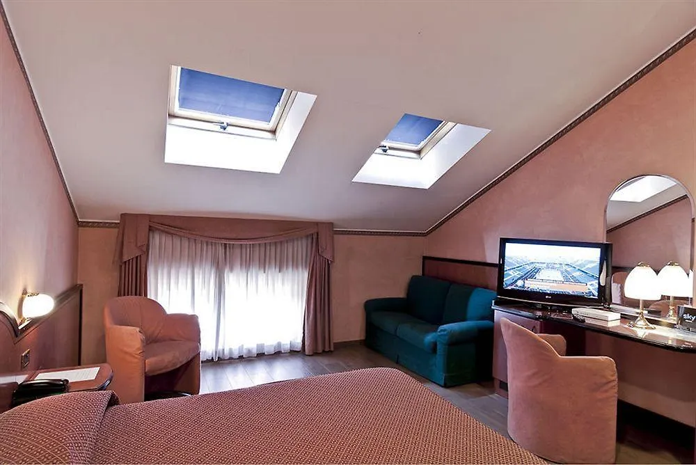 Ih Hotels Milano Puccini 4*,  Italien