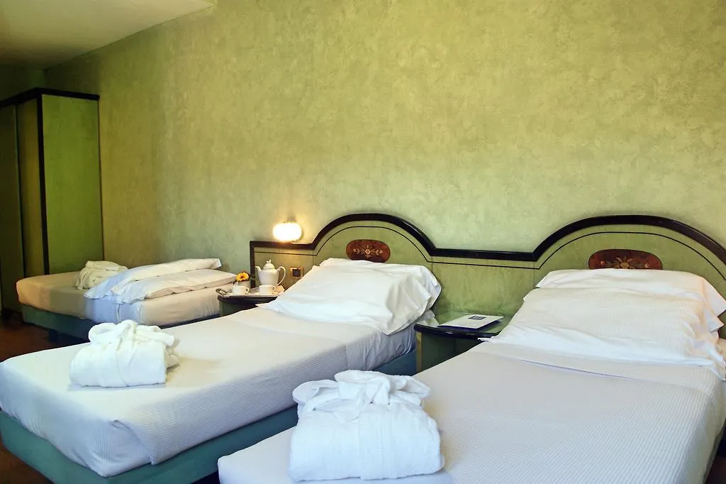 Ih Hotels Milano Puccini 4*,  Italien