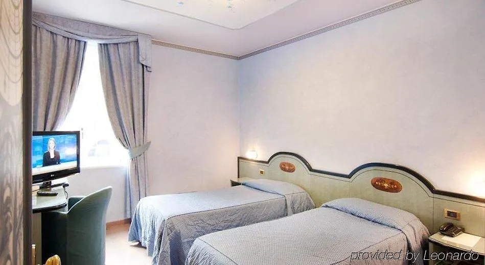 Ih Hotels Milano Puccini 4*,