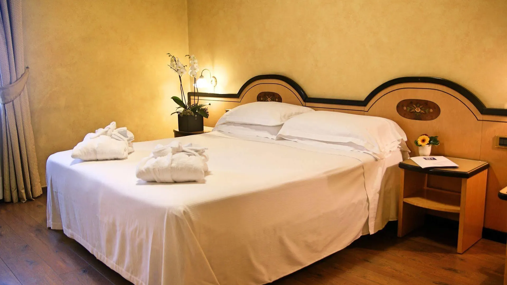 Ih Hotels Milano Puccini 4*,